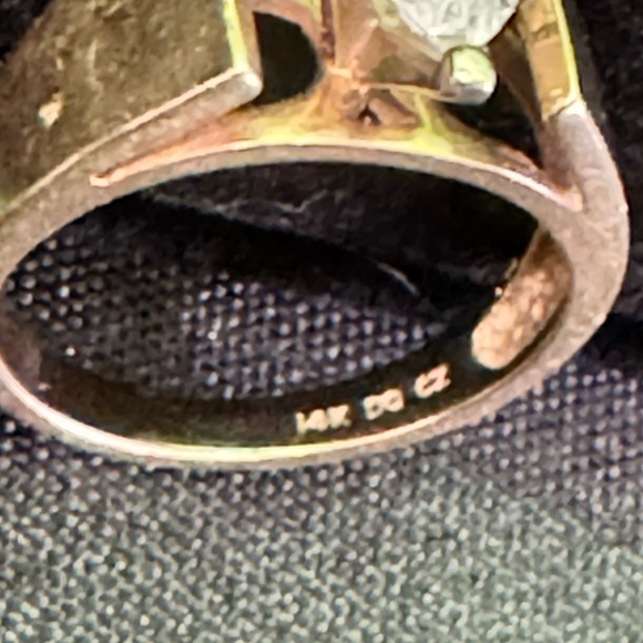 Elegant Gold Marquise Cut stamped 14k gold CZ stamped wide band ring sz 6 - Picture 5 of 5